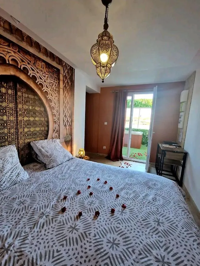 Suite Jaccuzzi En Camargue Port-Saint-Louis-du-Rhone 0*,  France