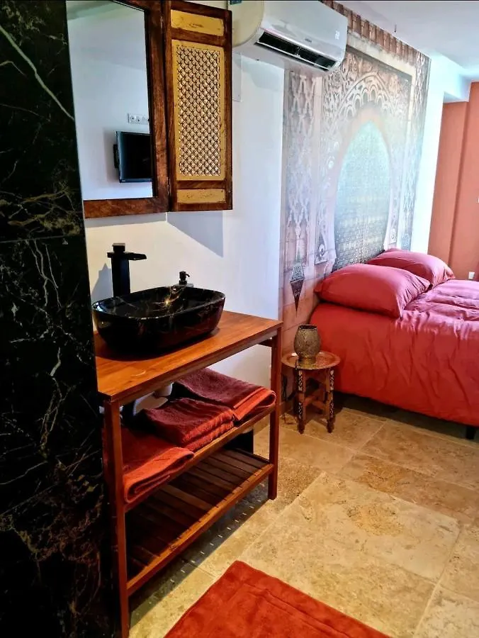 Suite Jaccuzzi En Camargue Port-Saint-Louis-du-Rhone Apartment